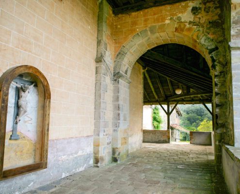 Portico Santom Tomas Arratzu
