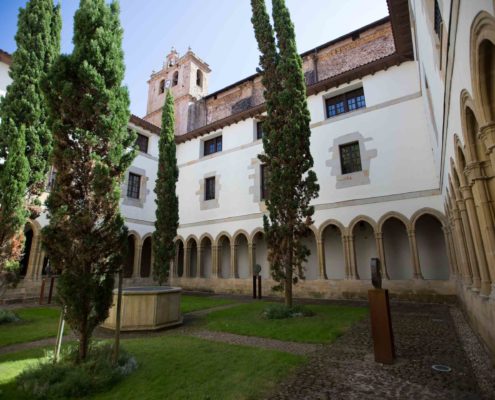CLAUSTRO-BERMEO